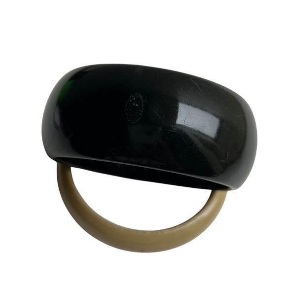 A Dozen Lucite, Plastic, & Celluloid  Bangle Bracelets, Cuffs, Stretchies - Picture 9 of 14